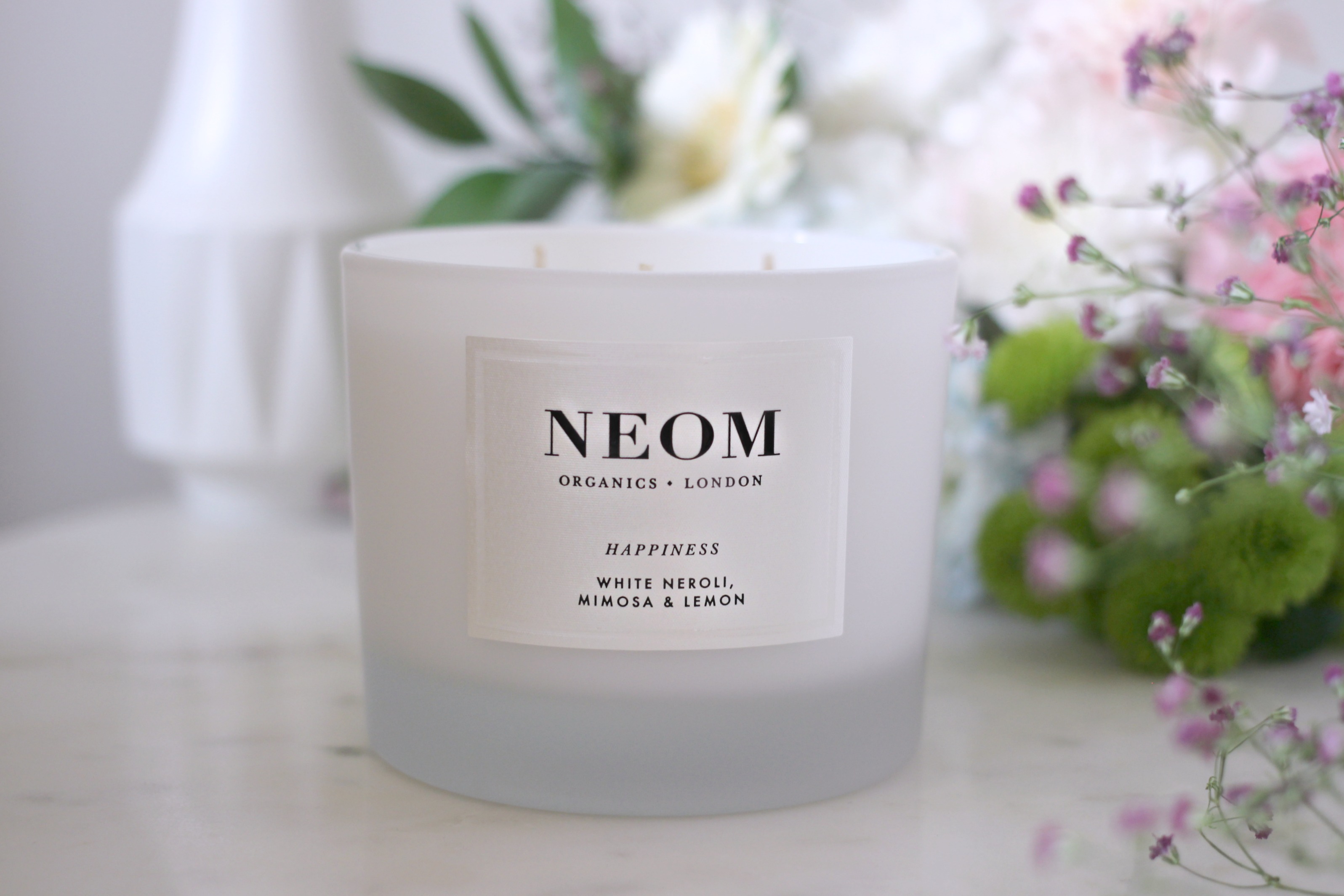 Luxury Mothers Day Gift Guide - Fashion Mumblr blog Neom Happiness