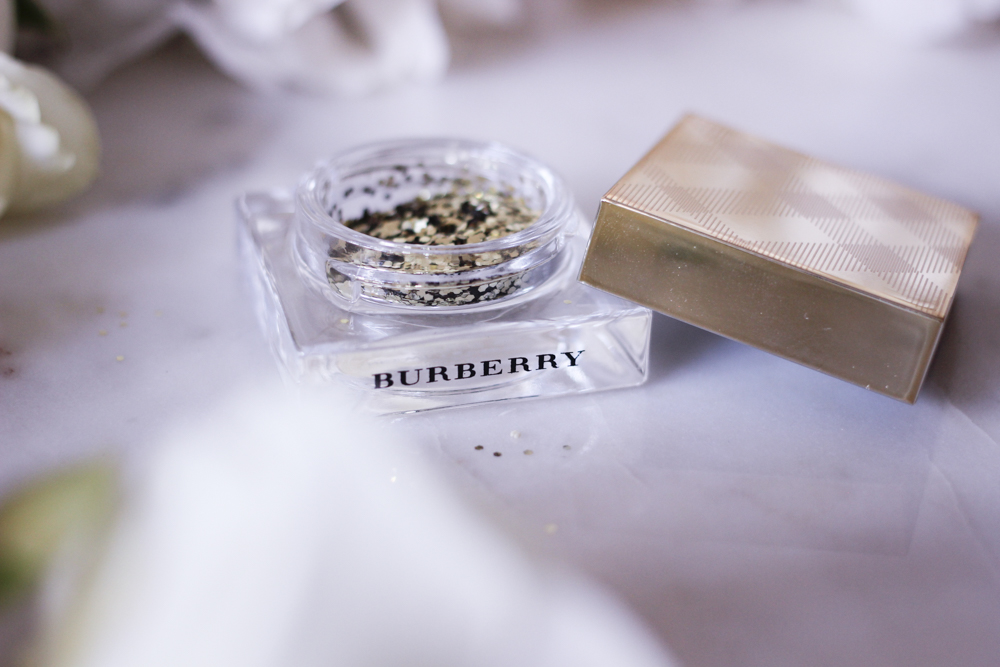 fashion-mumblr-beauty-burberry-christmas-2016-collection-review-17